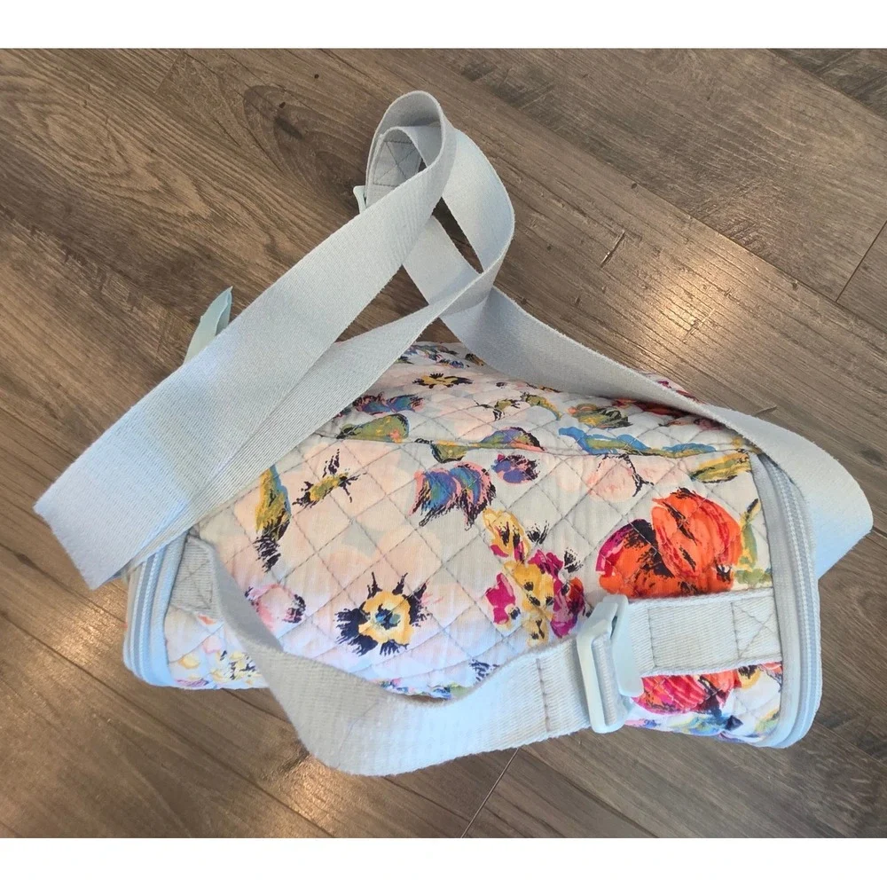Vera Bradley Quilted Floral Lunch Bag Light Blue Insulated Crossbody Cooler Bag‎